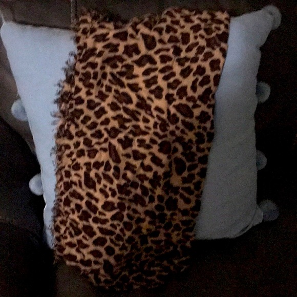 Cheetah scarf - Picture 1 of 1